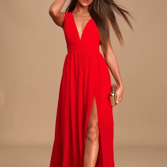Lulus red maxi dress in small. New with tags never worn - Picture 2 of 3